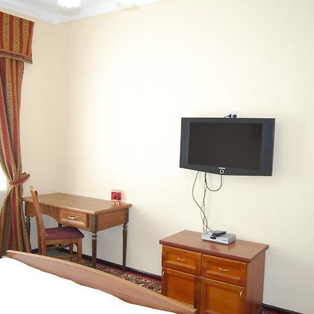 Crown Hotel ทาชเคนต์ ภายนอก รูปภาพ