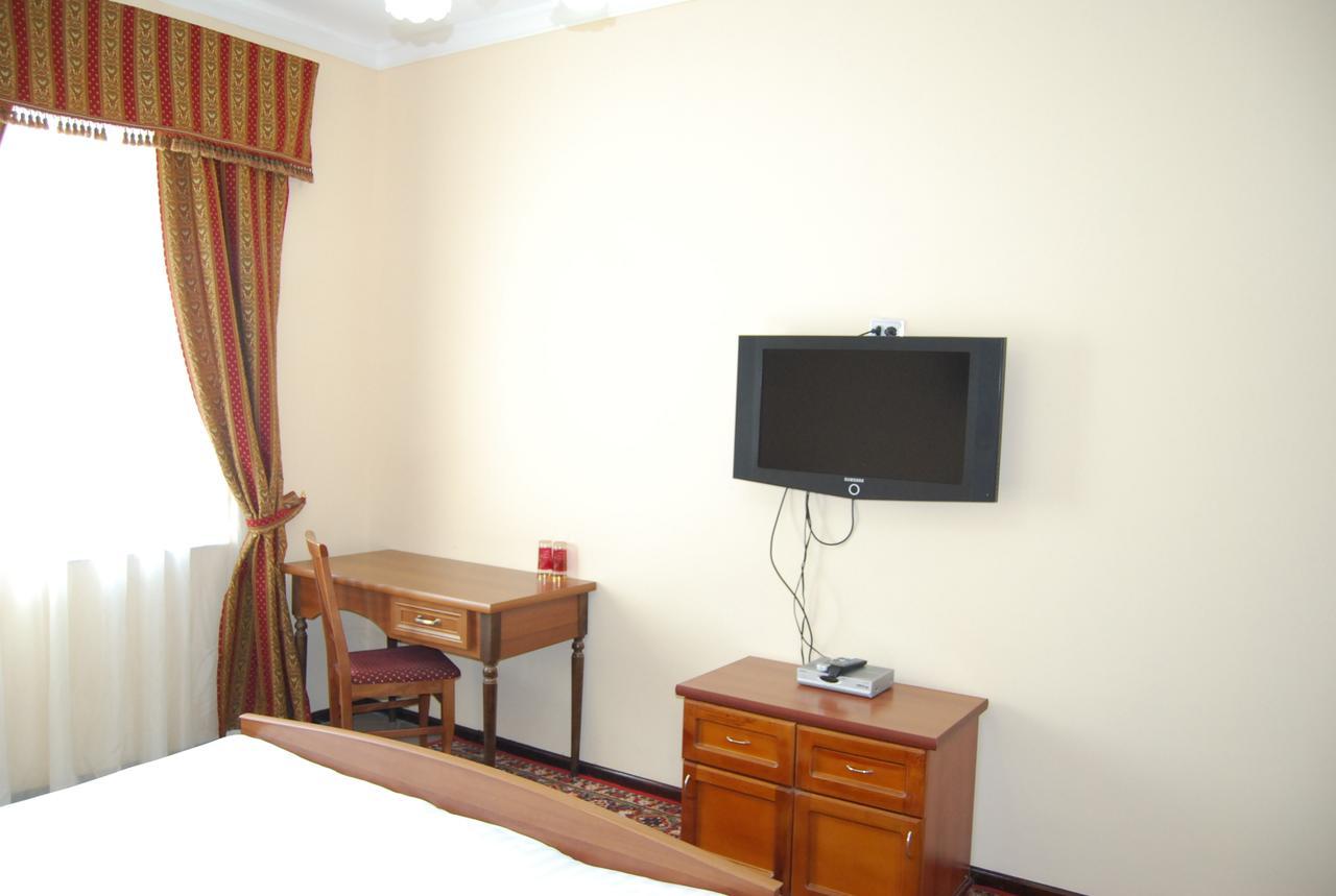 Crown Hotel ทาชเคนต์ ภายนอก รูปภาพ
