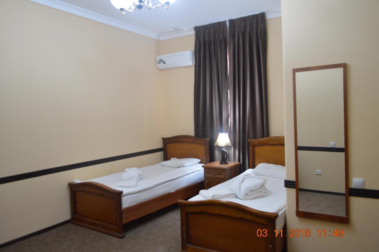 Crown Hotel ทาชเคนต์ ภายนอก รูปภาพ