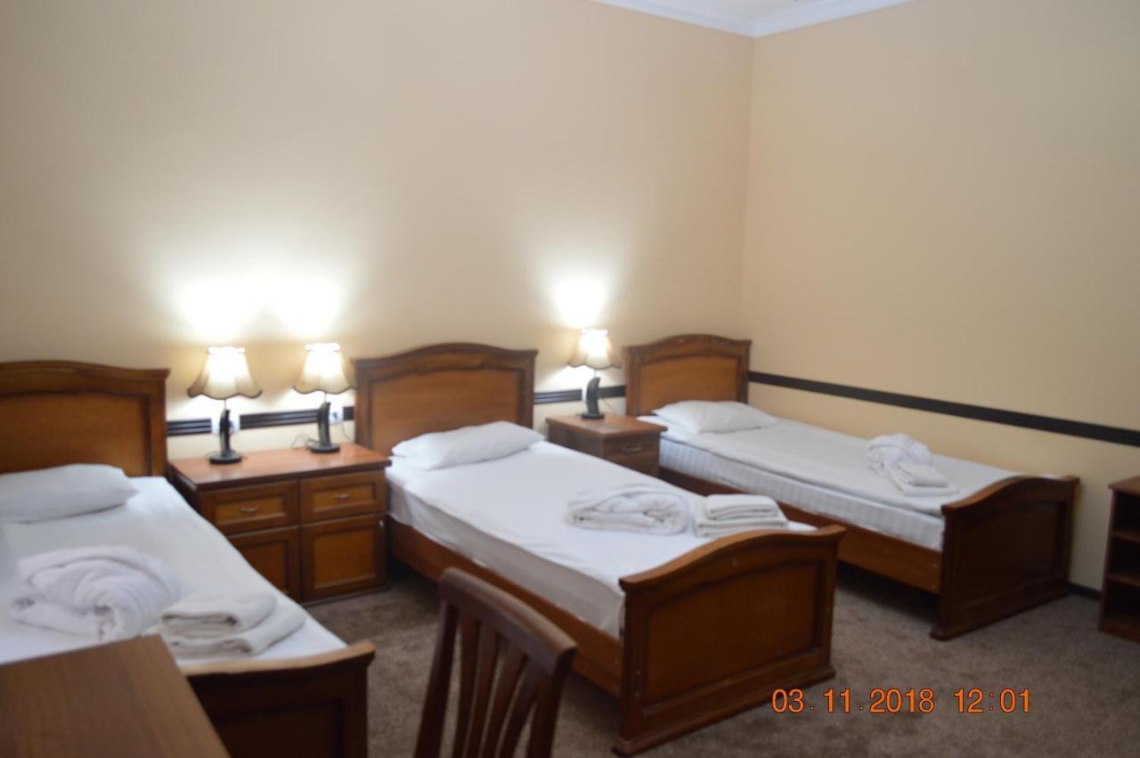 Crown Hotel ทาชเคนต์ ภายนอก รูปภาพ